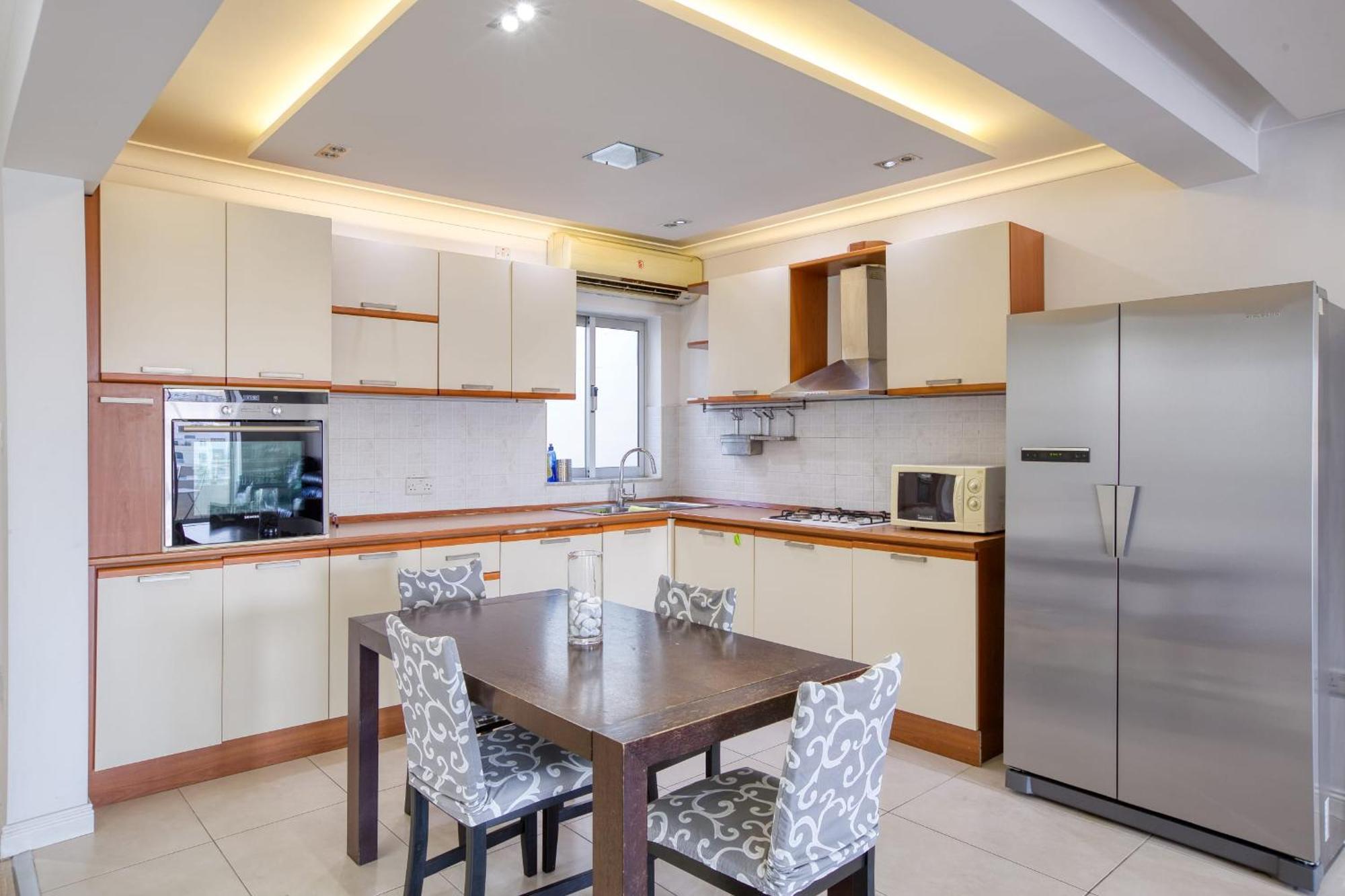 Seafront Apartment-Hosted By Sweetstay Pietà Exteriér fotografie